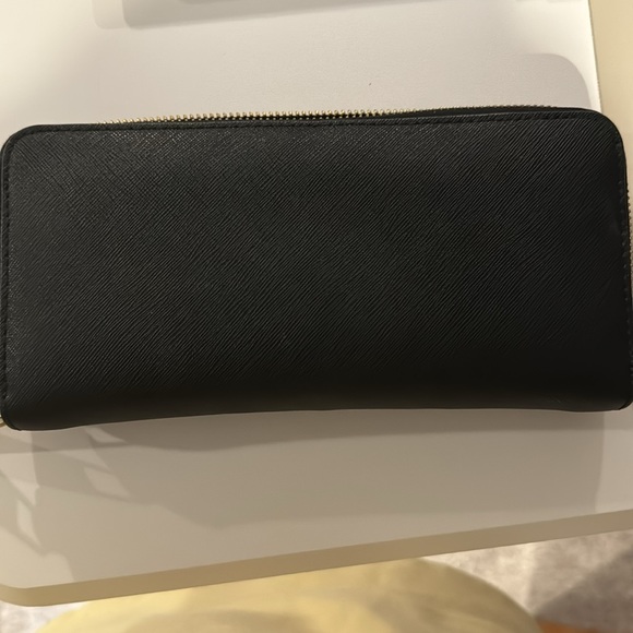 Michael Kors Wallet - Picture 4 of 5